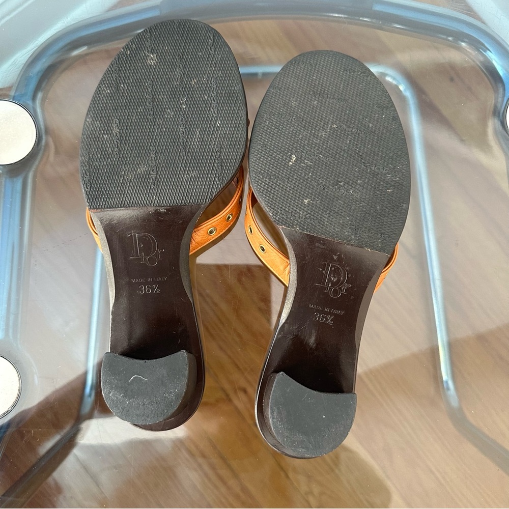 Dior Tan Brown Heels with Classic Elegance - Picture 5 of 5